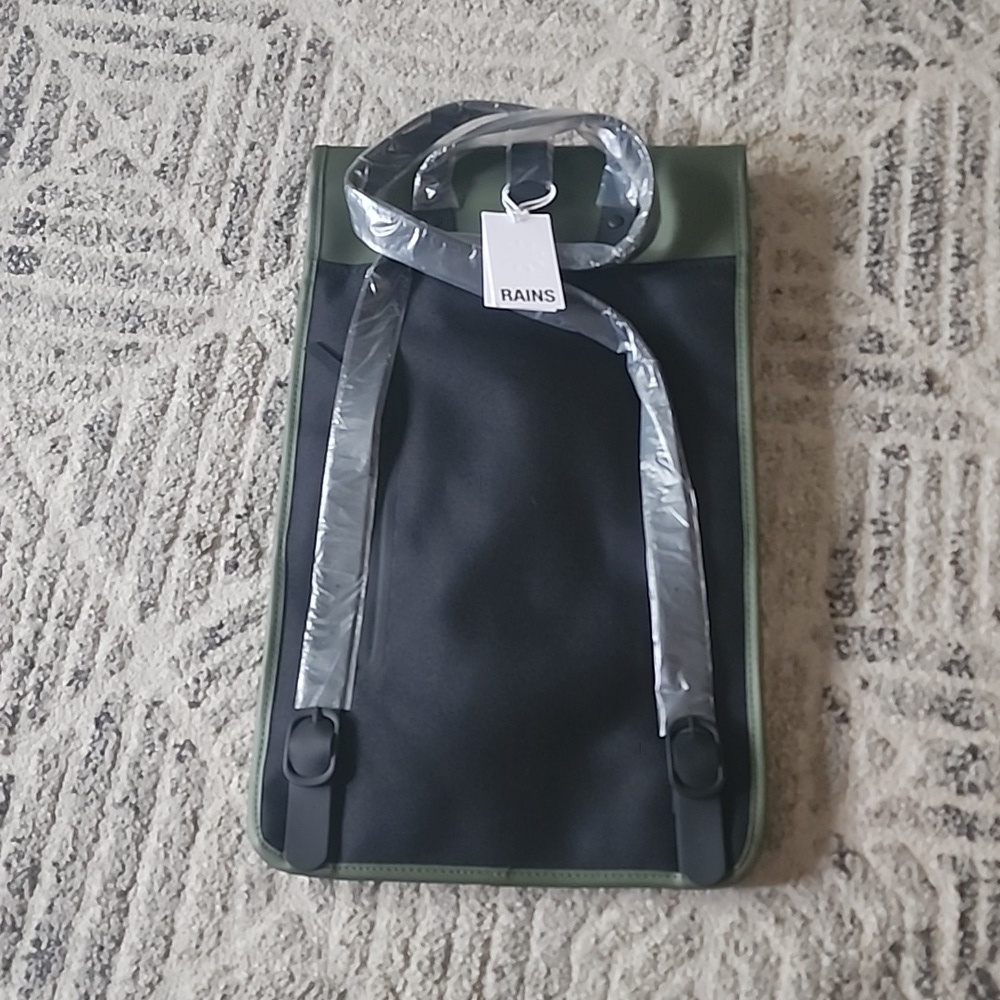 Rains Trail Mountaineer Backpack Waterproof Olive Green Minimalist Travel - Picture 3 of 4